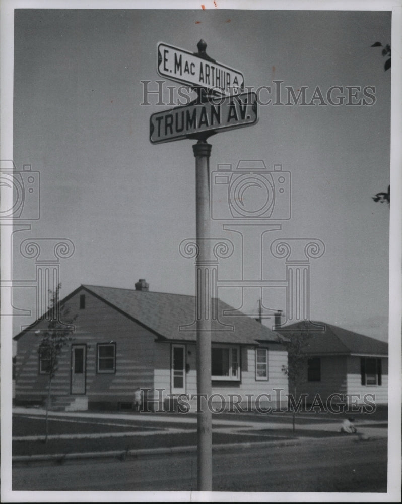 1956 Press Photo Intersection of Truman and MacArthur in Eau Claire Wisconsin - Historic Images