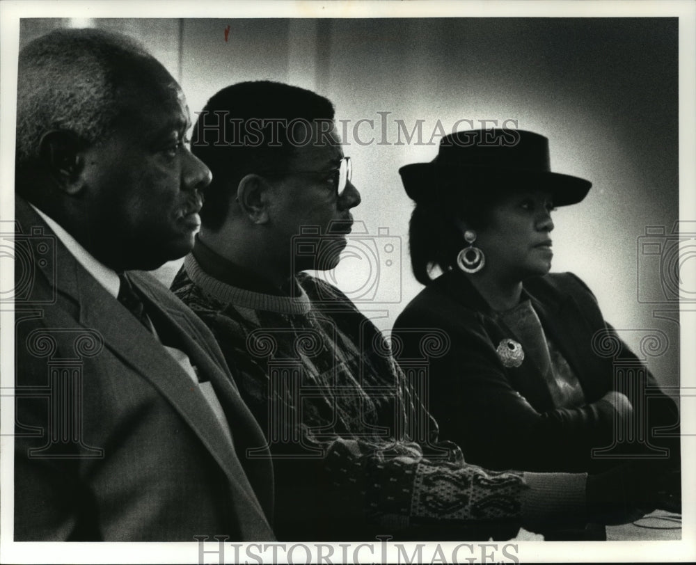 1991 Rev. Eddie Edwards of Detroit listens to Milwaukee organizers. - Historic Images