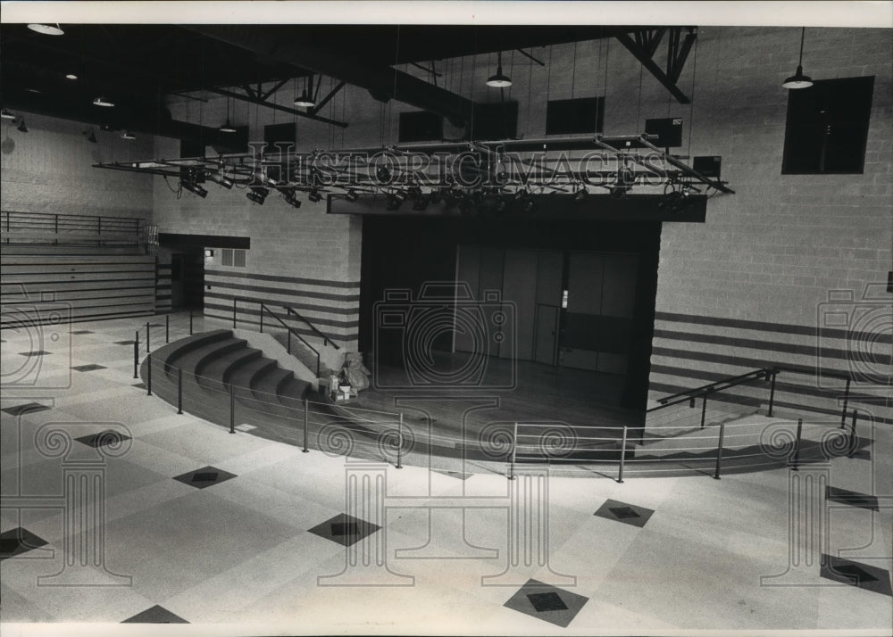 1991 A new feature at Elm Elementary School is a semi-circular stage-Historic Images