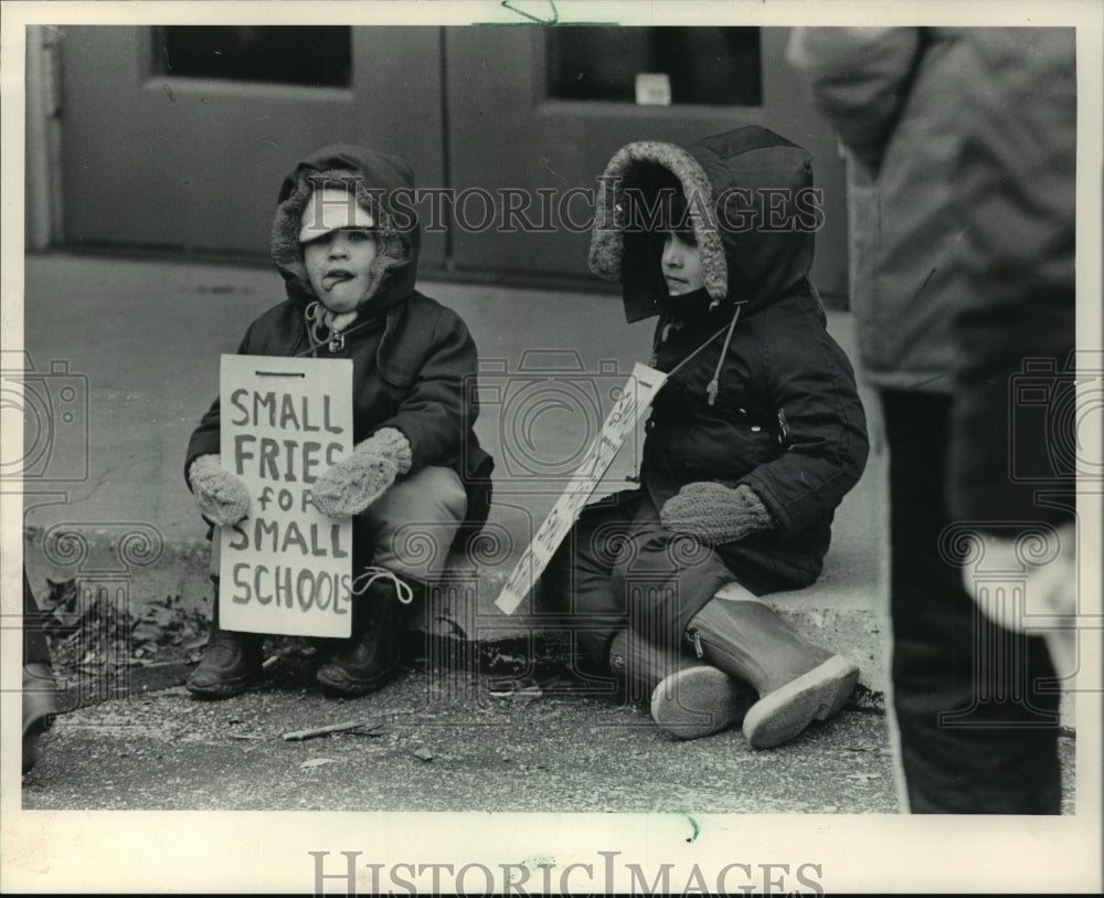 1983 Colleen and Kyran Hamill watch mother picket at Elmbrook School-Historic Images