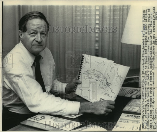 1977 Press Photo Cyrus Easton, Jr. Planning a Venture with Cuba - mja98895 - Historic Images