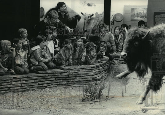 1985 Pupils, Deerwood Center Museum in Brown Deer, Milwaukee - Historic Images