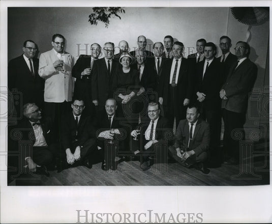1963 Press Photo Milwaukee Journal editors gather for photo - mja98970 - Historic Images