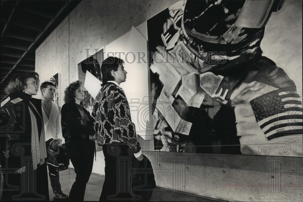 1989 Press Photo Hartford Union High School students at the Milwaukee Art Museum - Historic Images