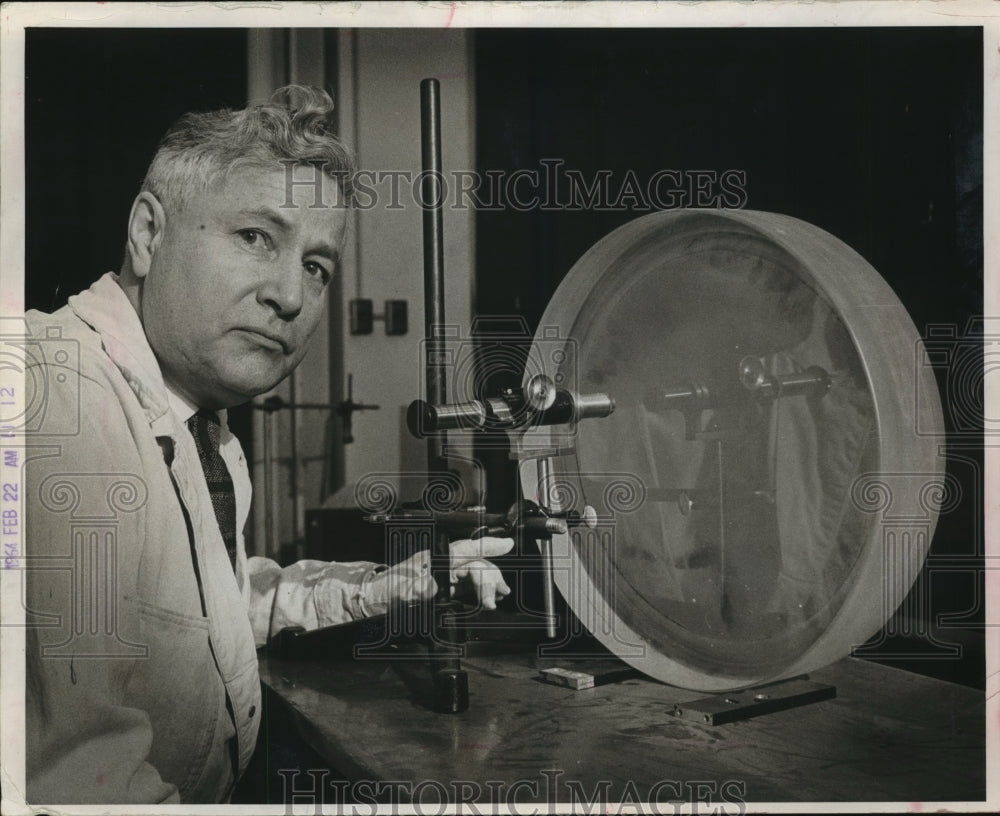 1964 Press Photo Milwaukee, Marquette university, professor,Arpad E. Elo - Historic Images