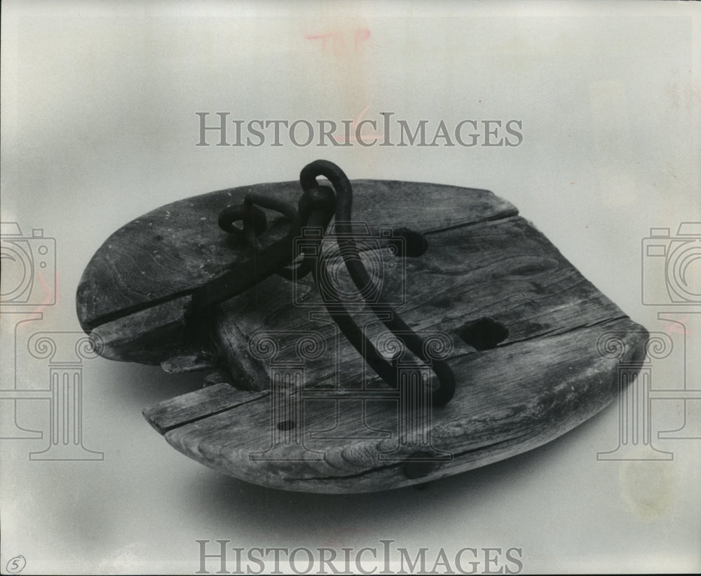 Press Photo Horse footwear when going got rough, Old World Wisconsin - Historic Images