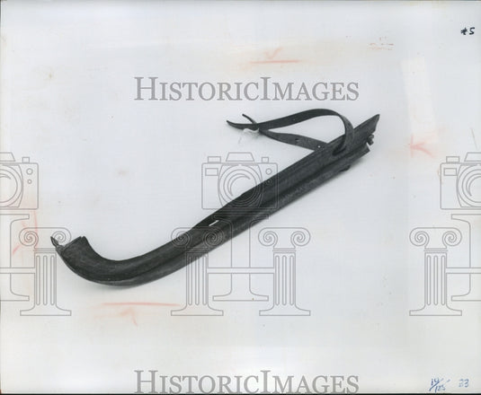 Press Photo Norwegian made ice skate for frozen ponds, Old World Wisconsin - Historic Images