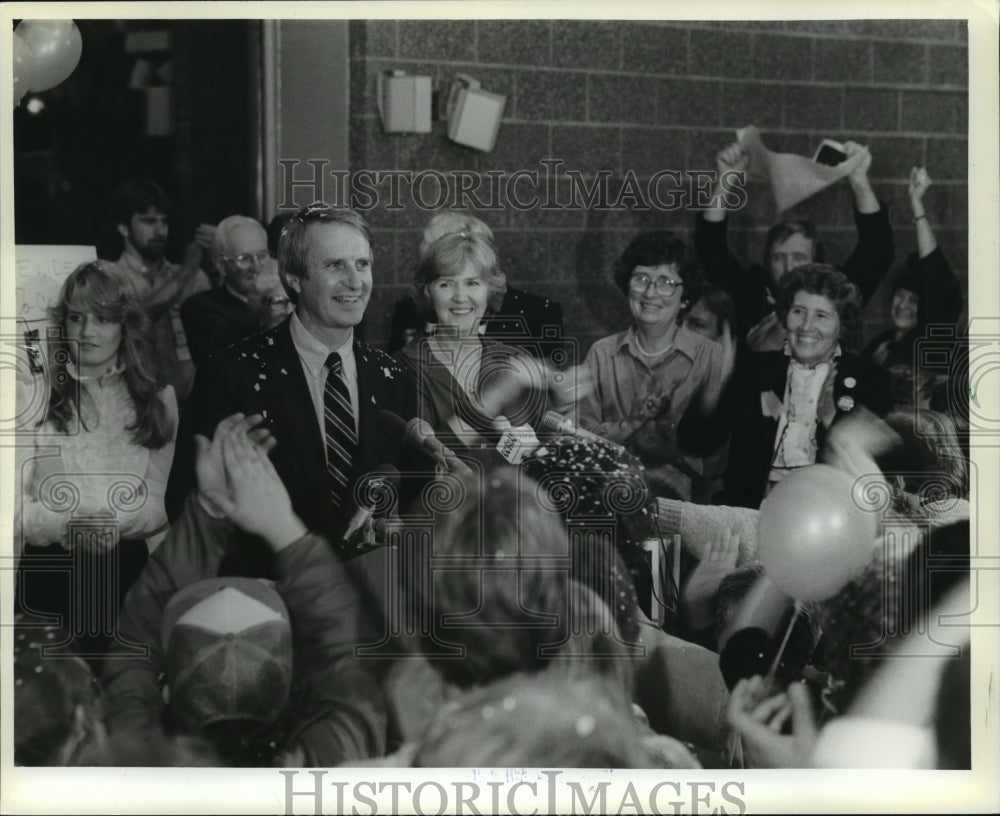 1982 Press Photo Tony Earl a Democratic Candidate for Governor of Wisconsin - Historic Images