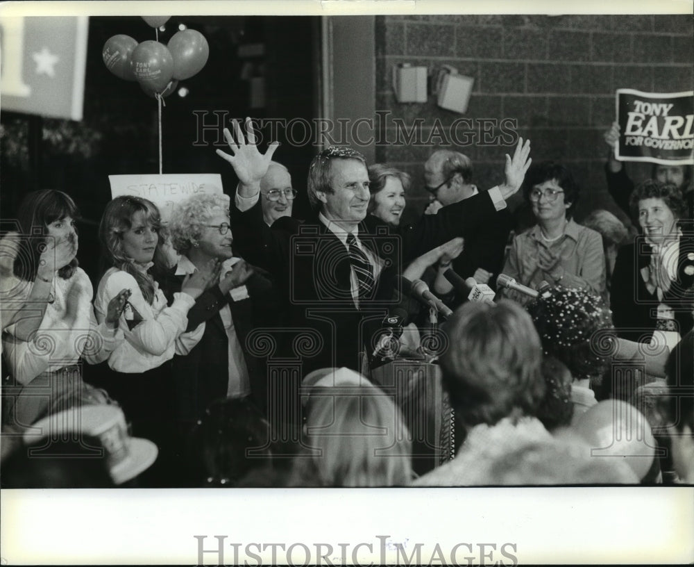 1982 Press Photo Anthony Earl, Democratic Candidate for Governor of Wisconsin - Historic Images