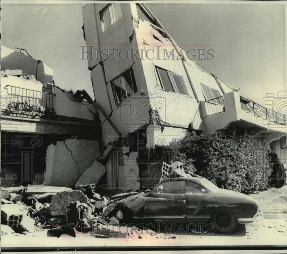 1971 Press Photo Veteran Affairs Hospital at Sylmar After California Earthquake - Historic Images