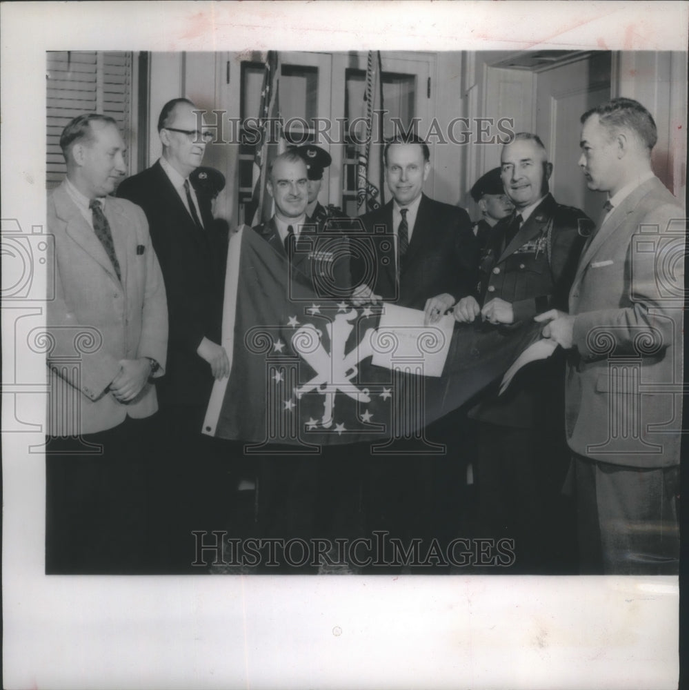 1958 Press Photo University of Wisconsin wins the US department of defense award-Historic Images