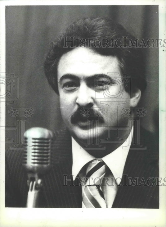 1981 Milwaukee, officer Thomas Eliopul, at Ernest Lacy trial.-Historic Images