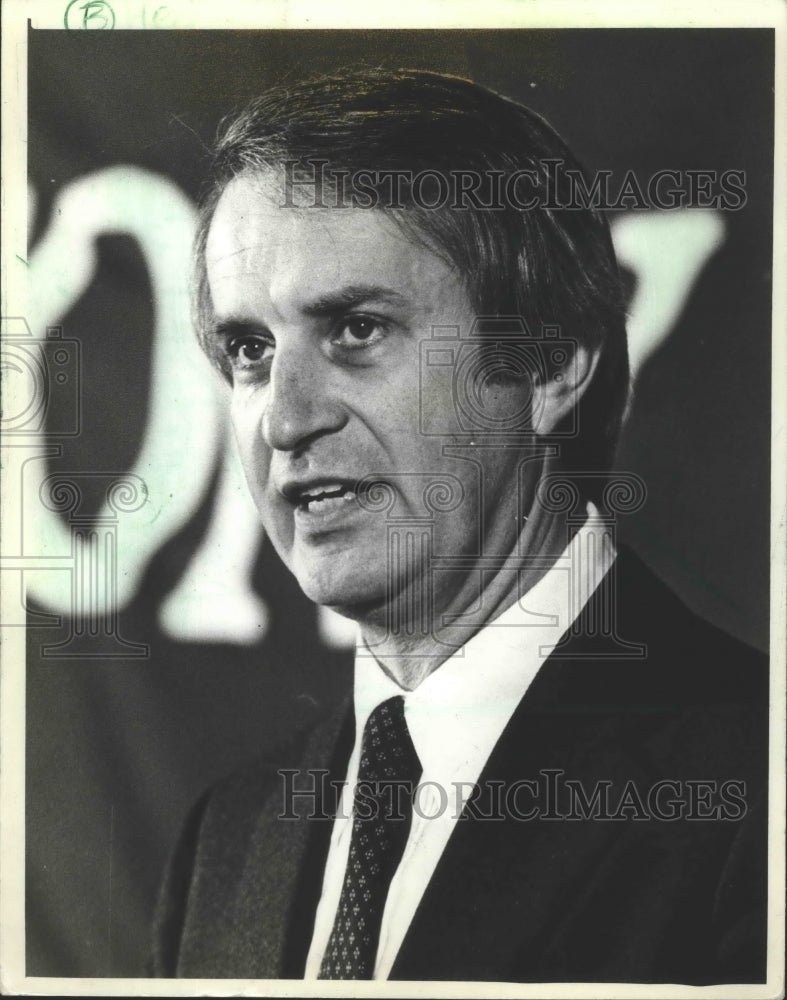 1982 Anthony Earl, candidate for Governor of Wisconsin - Historic Images