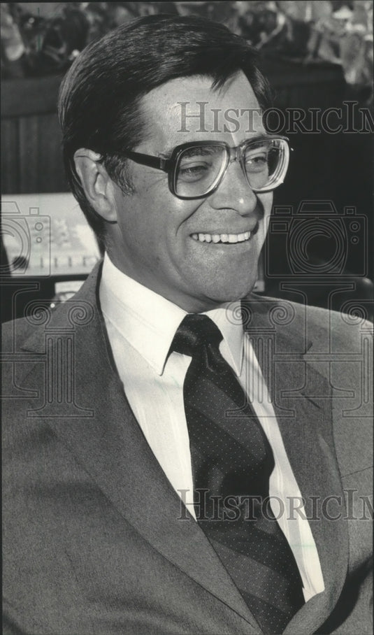 1985 Harry Easom is an opthalmologist in Milwaukee, Wisconsin-Historic Images