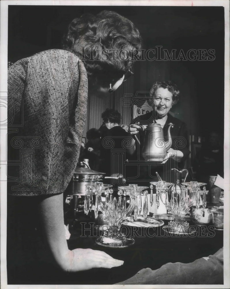1963 Press Photo Mrs. Conrad Elvejem Serving at Booth For Charity - mja99952 - Historic Images