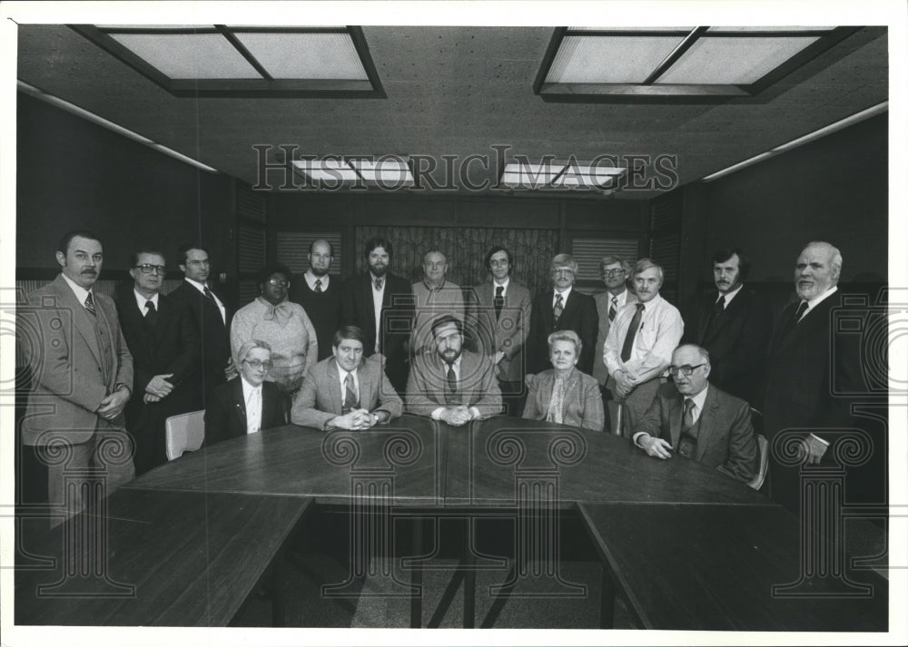 1982 Press Photo Milwaukee Journal Unitholders Council - mjb00012 - Historic Images