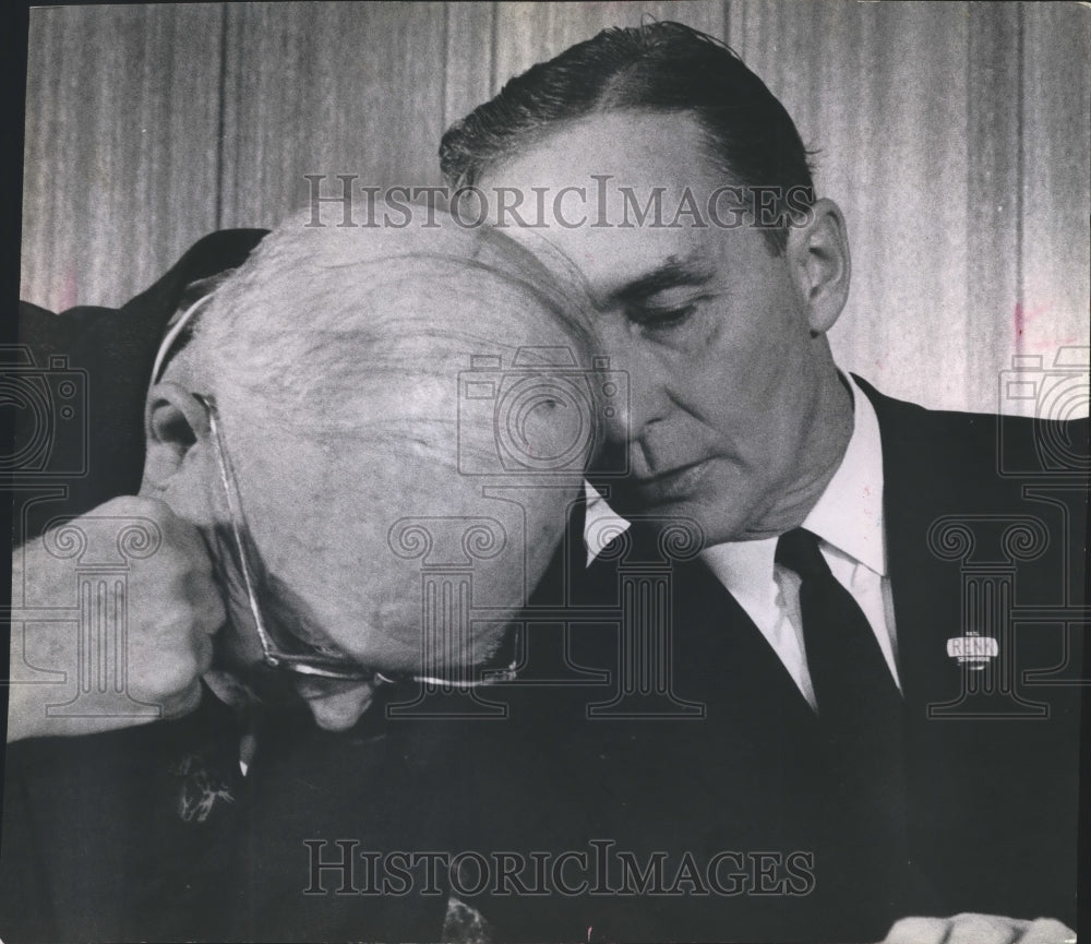 1964 Press Photo Wilbur Renk whispered into the ear of Dwight D. Eisenhower - Historic Images