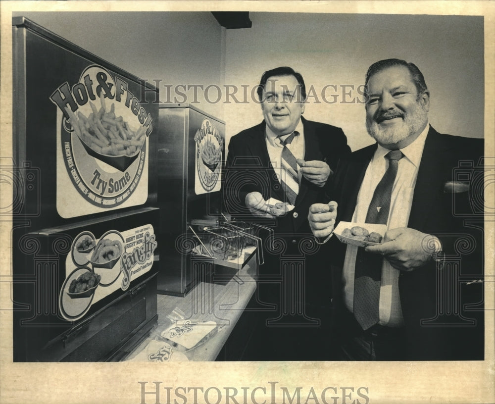 1984 Press Photo President of Fancy Fry Ronald Mott &amp; vice pres. Walter Bohrer - Historic Images