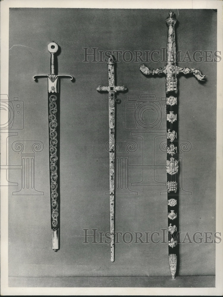 1936 Press Photo Three ceremonial swords used in British ceremonies - mjb00915-Historic Images