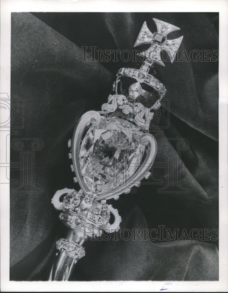 1953 Press Photo The Scepter with Cross used in British coronation ceremonies - Historic Images