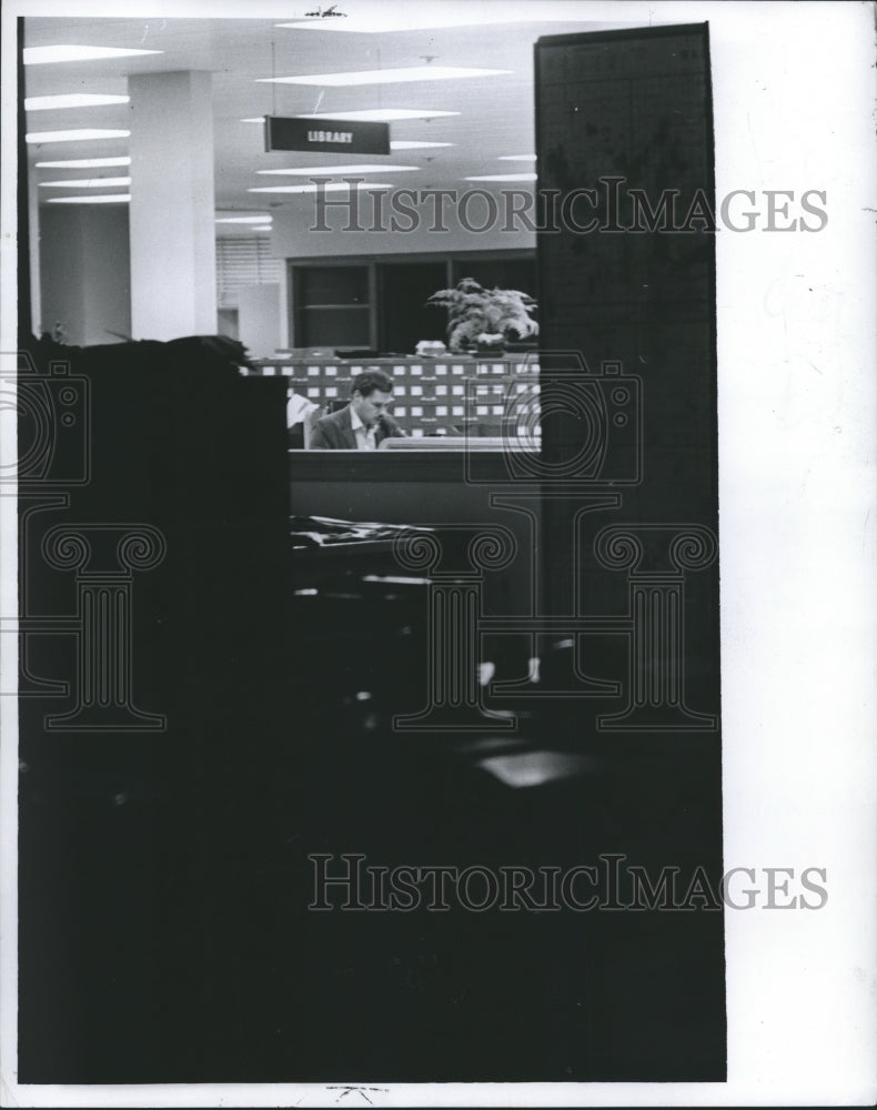 1966 Press Photo Michael Zetteler, library clerk for the Milwaukee Journal - Historic Images