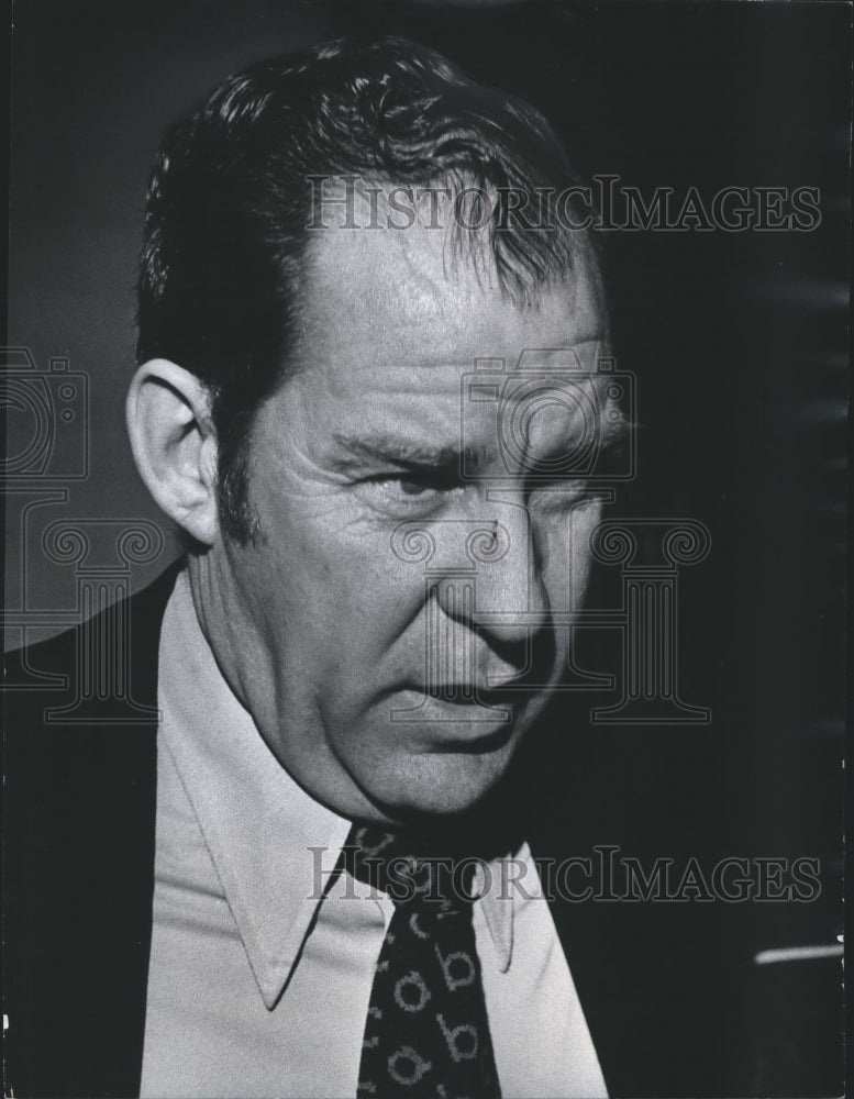 1975 Press Photo Ron Einerson Neenah High School Basket Ball Coach - Historic Images