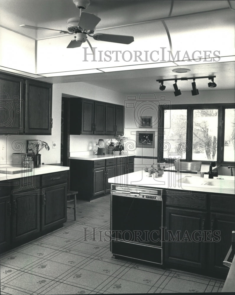 1988 Press Photo Modern Kitchen Design home improvement Show, Milwaukee - Historic Images