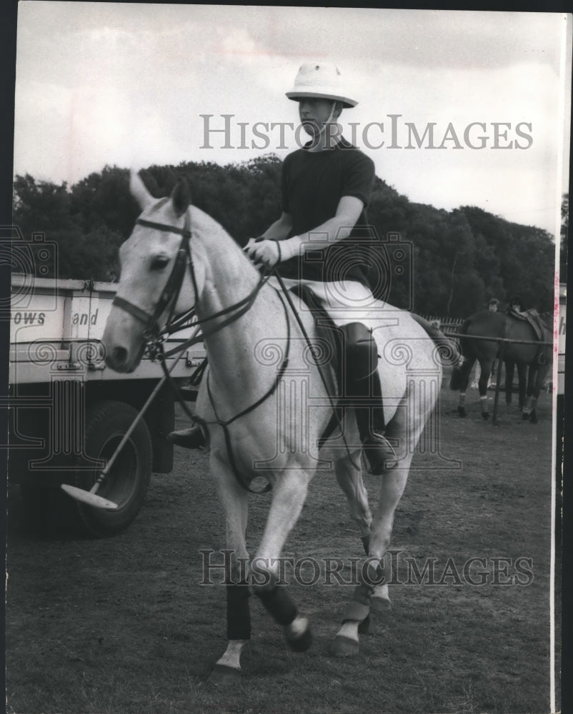 1965 Press Photo Prince Charles playing Polo, Queen Elizabeth present, England.-Historic Images