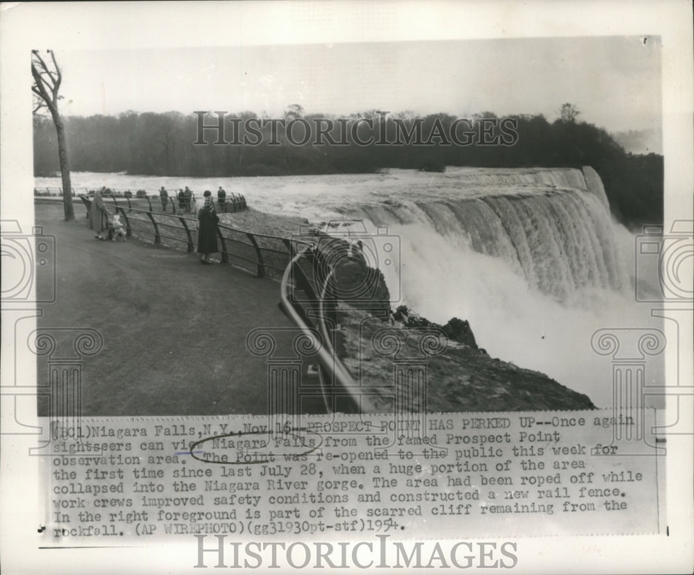 1954 Press Photo Prospect Point observation deck overlooking Niagara Falls-Historic Images