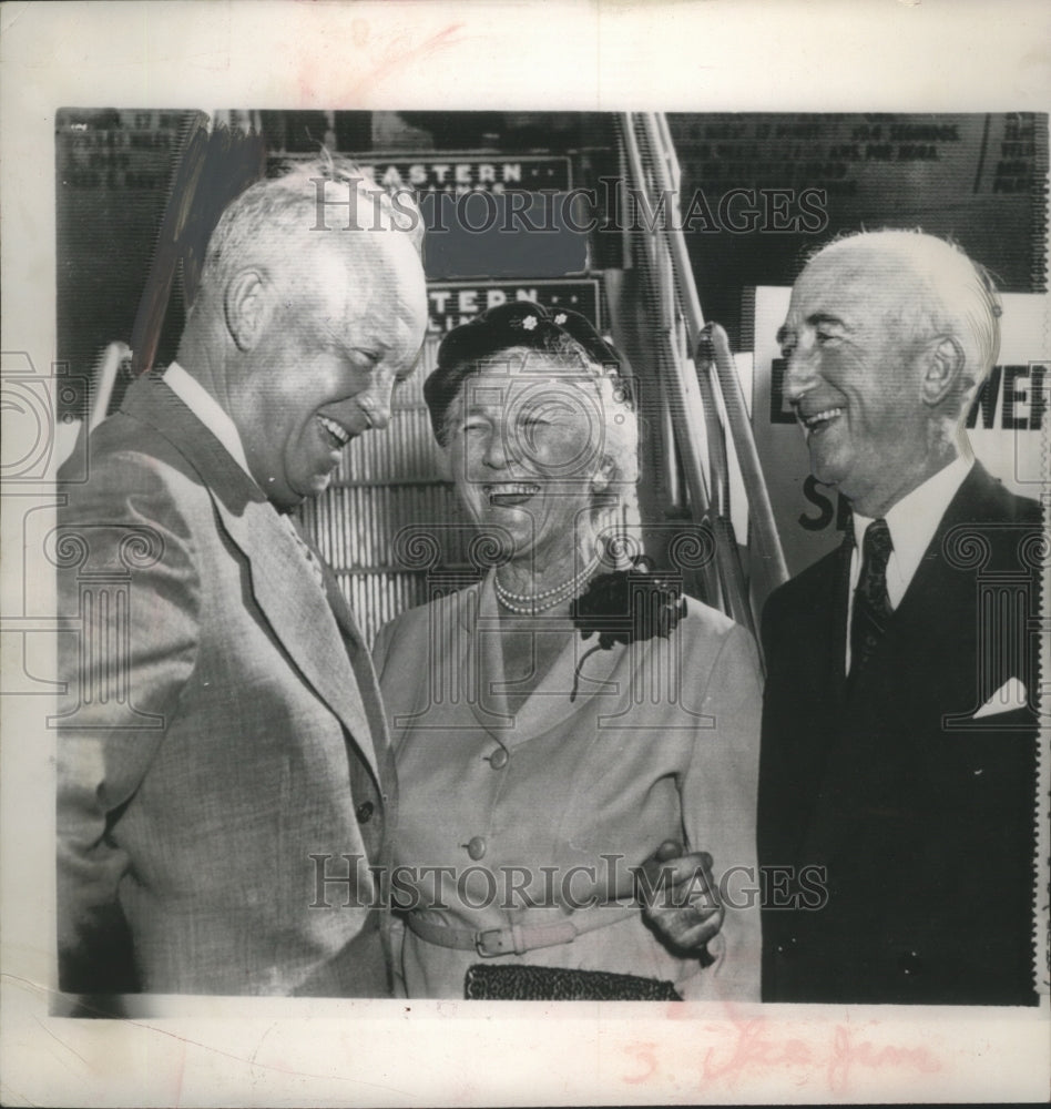 1952 Press Photo Dwight D. Eisenhower gets support of Governor James Byrnes - Historic Images