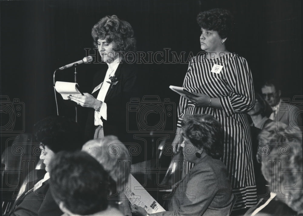 1985 Press Photo Kathleen Alton of League of Women Voters at 22nd Annual Forum - Historic Images