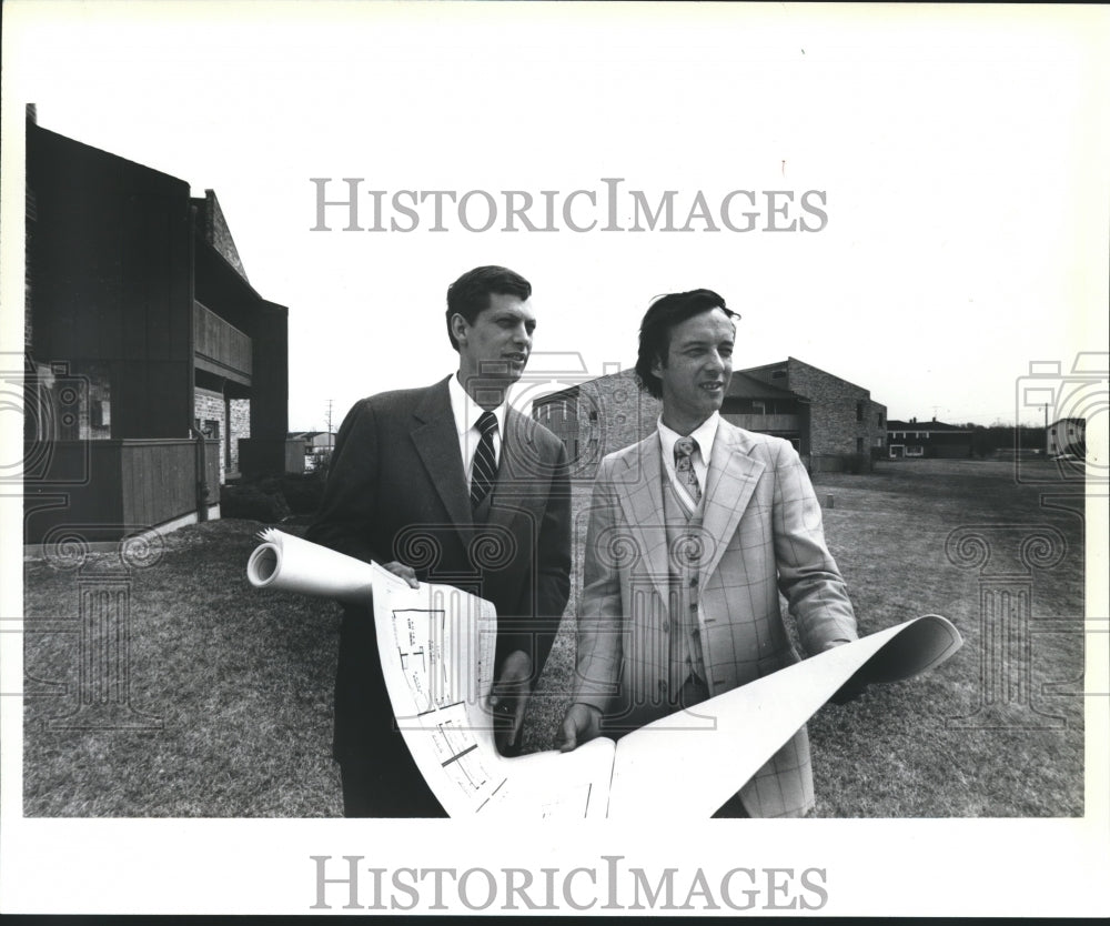 1981 Press Photo Dean Enders and Steven Jankowski of Wisconsin Remanco - Historic Images