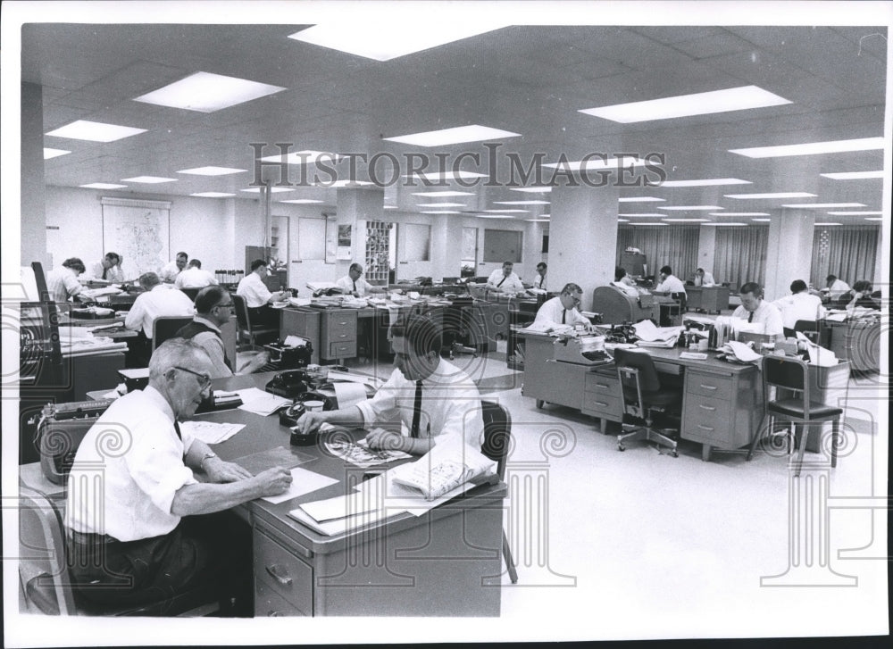 1966 Press Photo Milwaukee Sentinel Departments in the newsroom - mjb01880-Historic Images