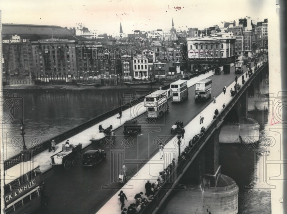 1968 Press Photo View of London Bridge in London, England - mjb02065-Historic Images
