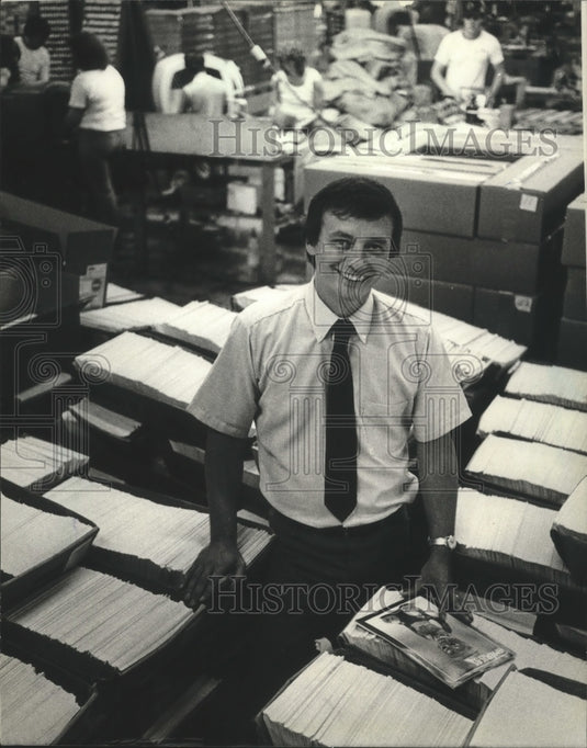 1982 Press Photo David L. Erdman, president of Mailing & Printing Services, Inc. - Historic Images