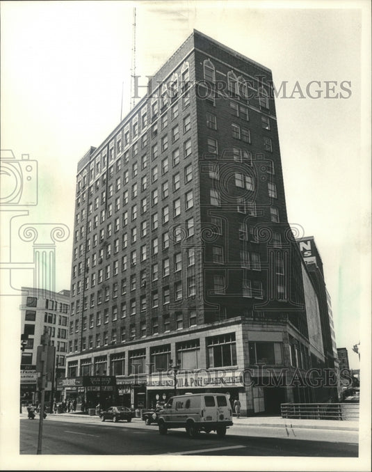 1985 The Riverside Theater & Empire Building are remodeled-Historic Images
