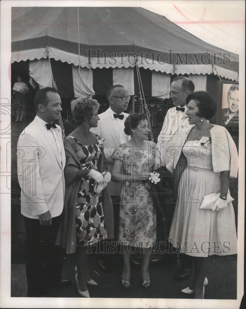 1963 Press Photo Medallion night at the Melody Top Theater - mjb02514-Historic Images