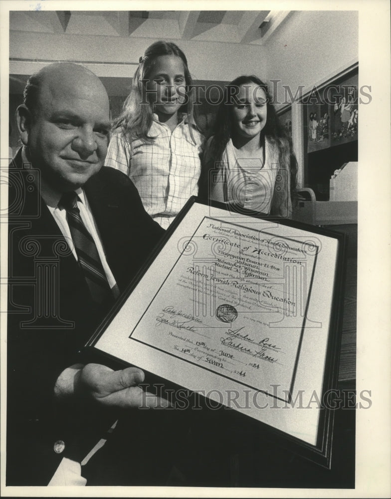 1984 Press Photo Michael K. Fefferman with Certificate of Accreditation - Historic Images