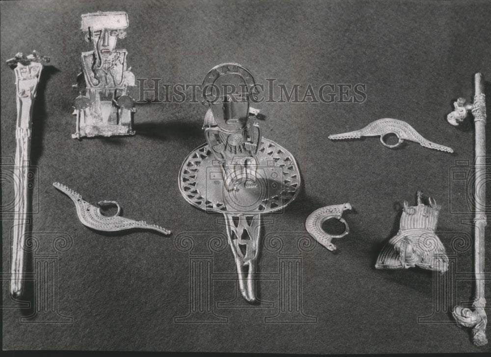 1953 Press Photo Artifacts from the Tiahuanaco period at Milwaukee Museum - Historic Images