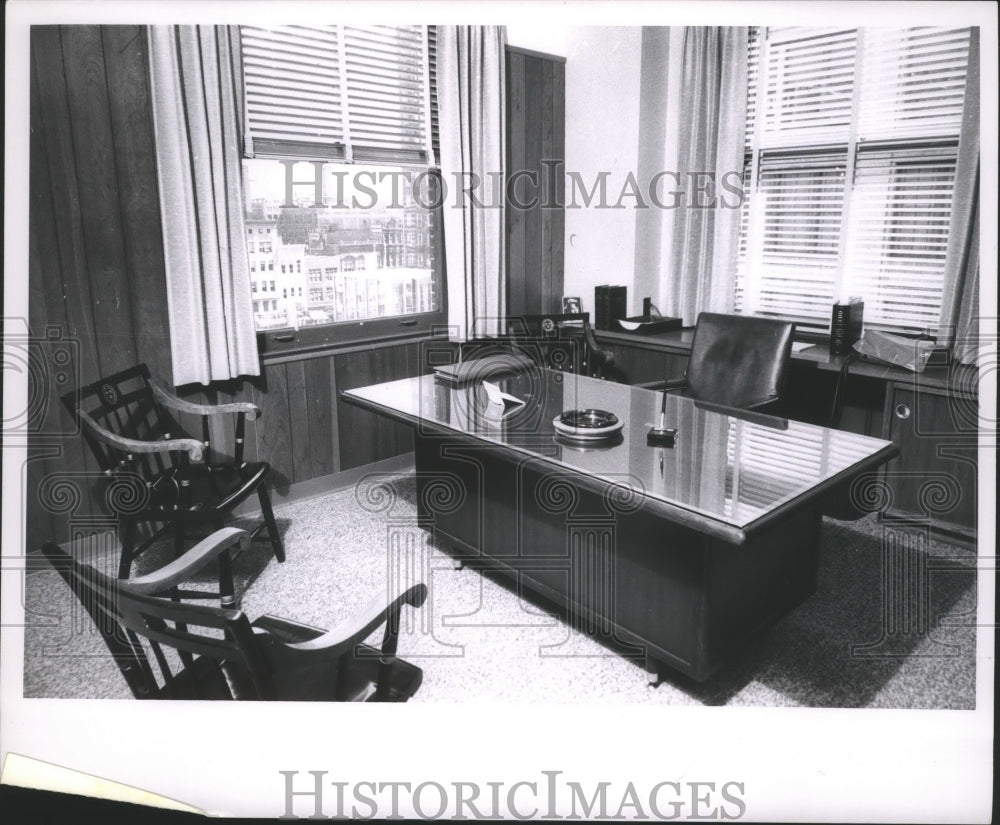 Press Photo Empire Building - Historic Images