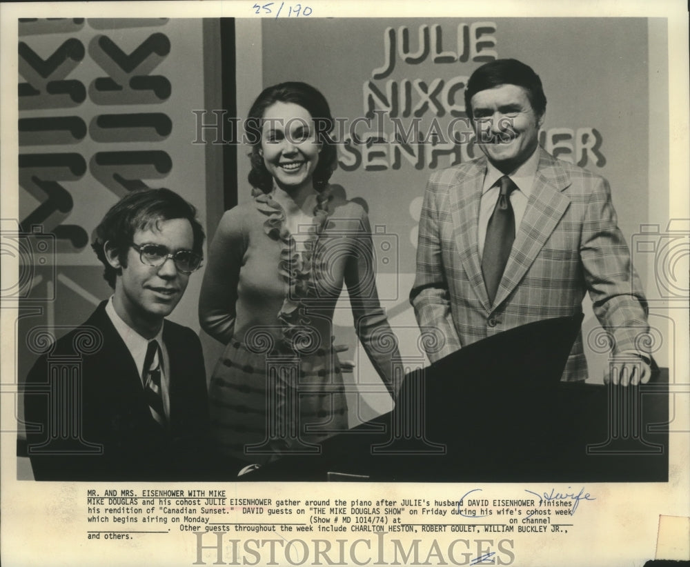 1974 Press Photo David &amp; Julie Eisenhower at &quot;The Mike Douglas Show&quot;-Historic Images