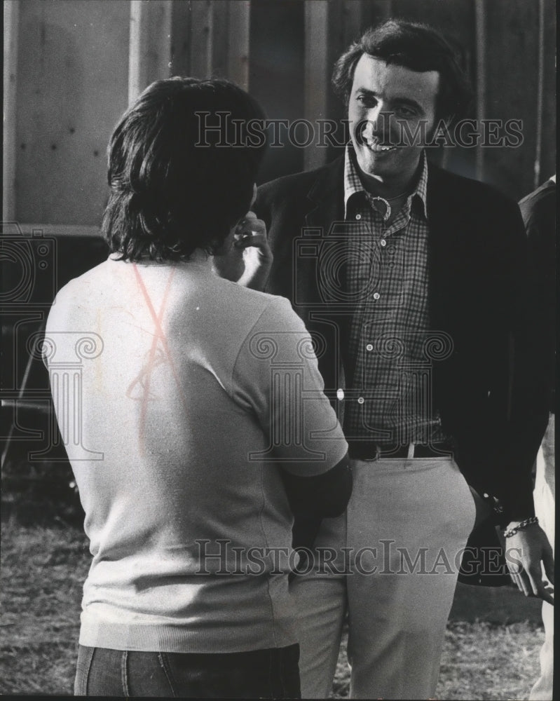 1970 Press Photo Charles Fain, backstage at Summerfest, Milwaukee. - mjb03132 - Historic Images