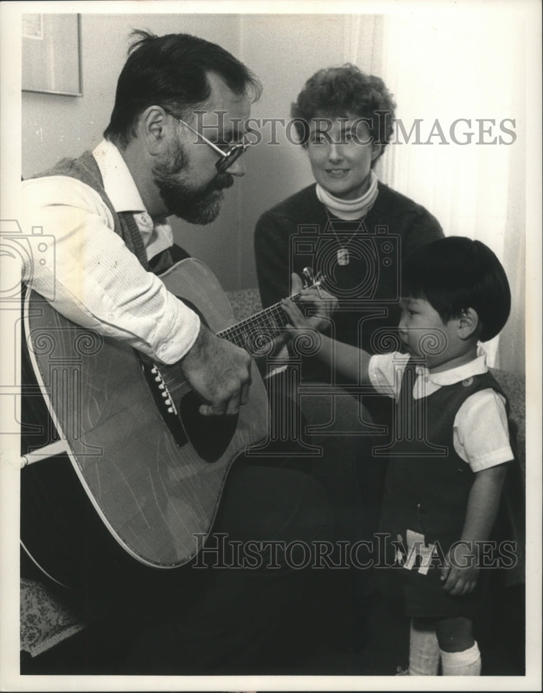 1989 Press Photo David Choi Wacker adopted by Joseph and Mary Margaret Wacker - Historic Images