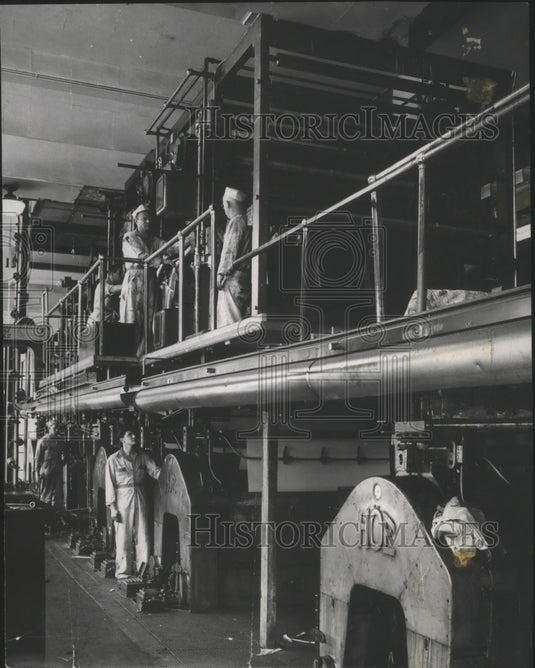 1953 Press Photo The Milwaukee Journal Departments-Press Room - mjb03278- Historic Images