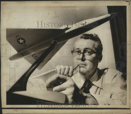 1973 Air Force A. Ernest Fitzgerald with Pen and Paper-Historic Images