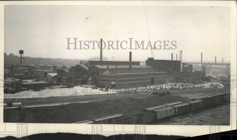 1945 Press Photo Aerial view, Falk Corporation, Milwaukee, Wisconsin - mjb04230-Historic Images