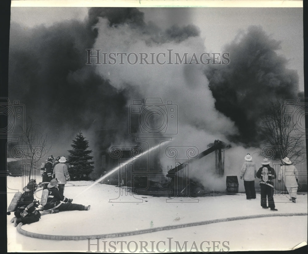 1985 Press Photo Fire Destroys Brookfield Home, Wisconsin - mjb04428 - Historic Images