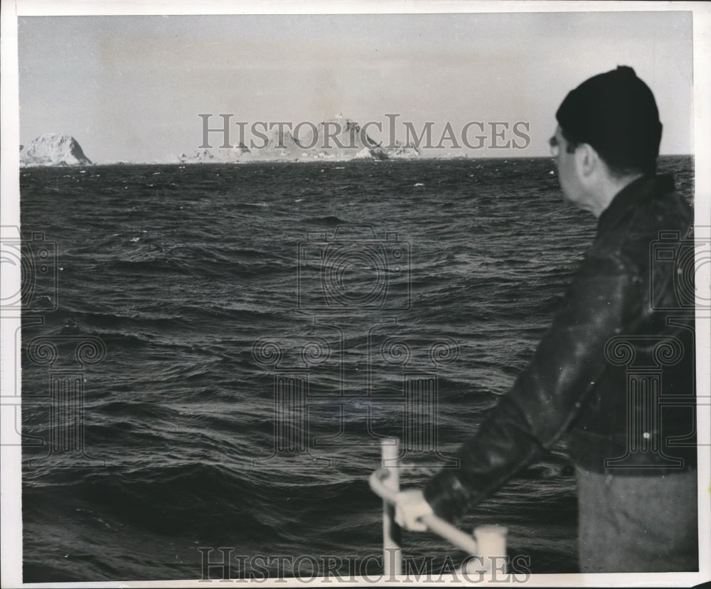 1950 Press Photo Dr Robert C Miller, California Academy of Sciences, Farallone - Historic Images