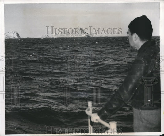 1950 Press Photo Dr Robert C Miller, California Academy of Sciences, Farallone - Historic Images