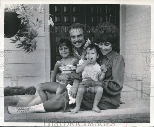 1971 Press Photo Sherri Finkbine,Robert Finkbine,Jody Finkbine,Kristi Finkbine - Historic Images